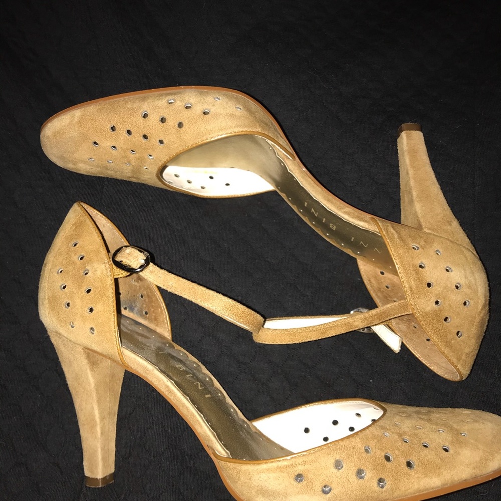 Gianni Bini suede heels